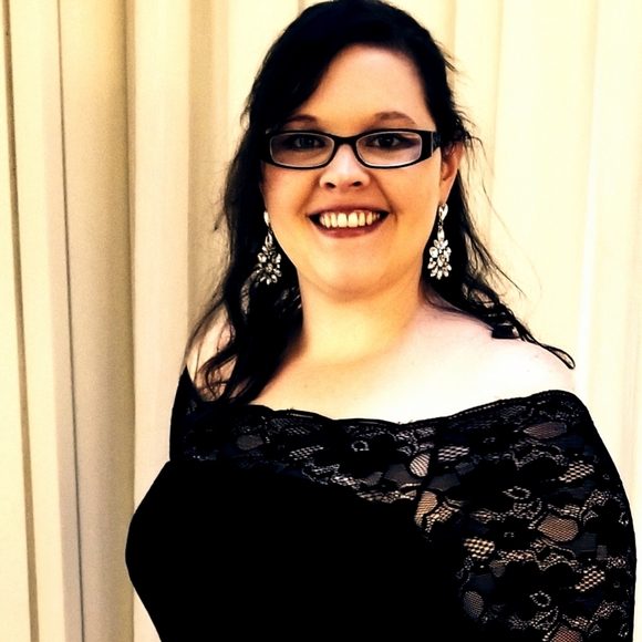 Meet your Posher, Ali - Picture 2 of 2